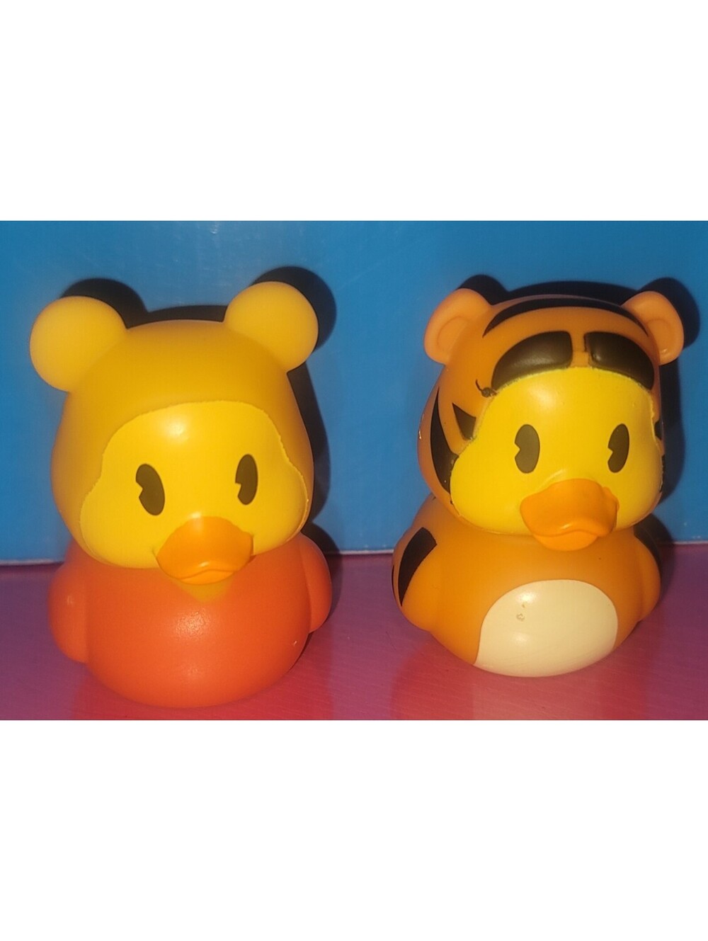 DUCKALOOZ DISNEY WINNIE THE POOH BEAR & TIGGER RUBBER DUCKS 2.75" (2)